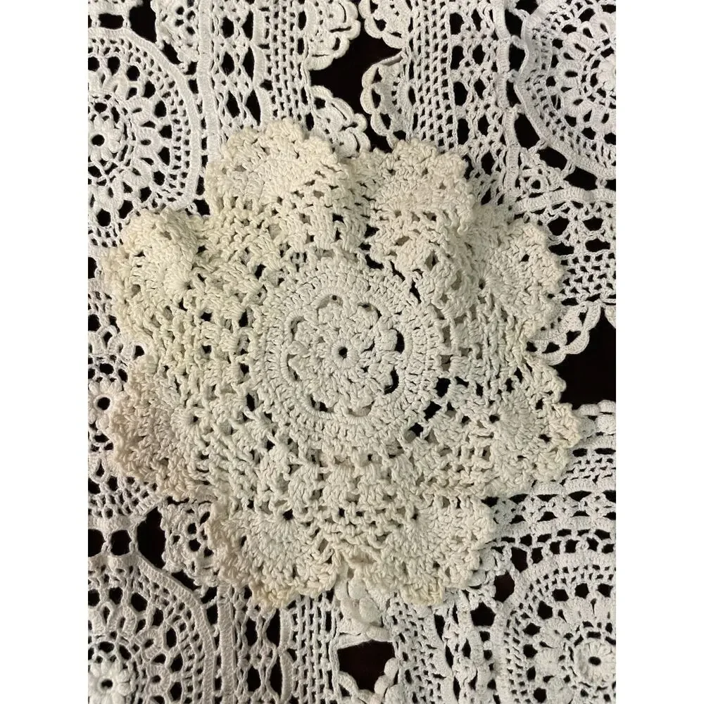 (Lot of 8) VTG Crochet Table Runners & Doilies Various Sizes And Color White Red